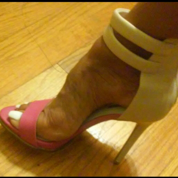 BCBG Sexy high heels - Picture 2 of 2