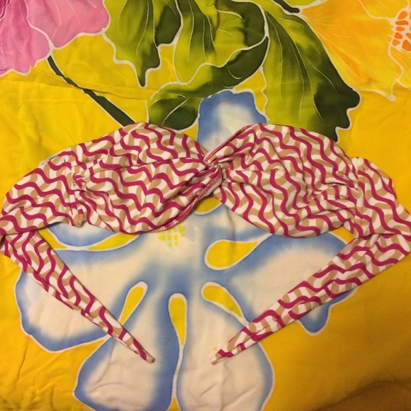San Lorenzo bikini top worn once