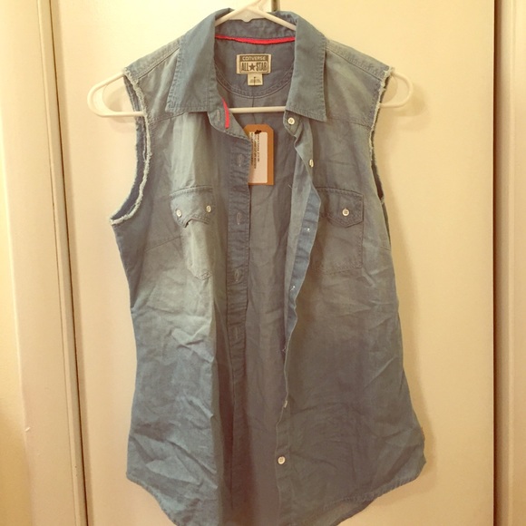 NEVER WORN: Converse All Star chambray cut off - Picture 1 of 2