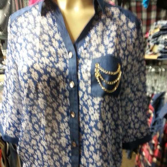 Cute blouse ☺️
