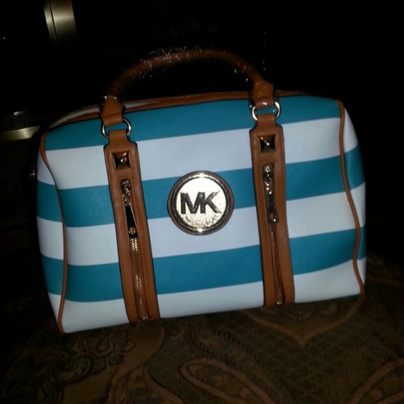 Purse - Picture 2 of 3