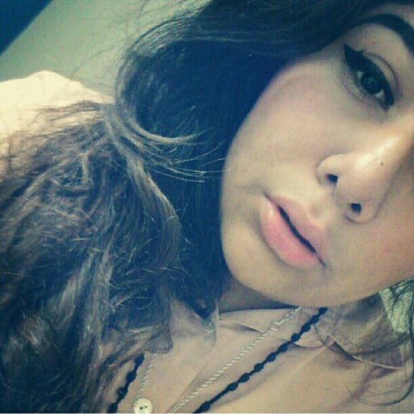 Meet your Posher, Cynthia - Picture 2 of 2