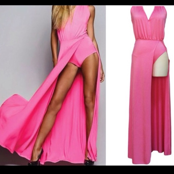 Halter bodysuit Maxi 🎀SALE TODAY🎀 - Picture 1 of 4