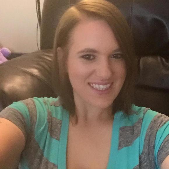 Meet your Posher, Leslie - Picture 1 of 1