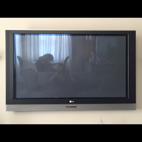 55" FLAT SCREEN TV