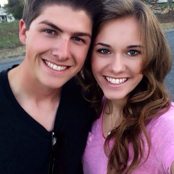 Meet your Posher, Jenna - Picture 2 of 3