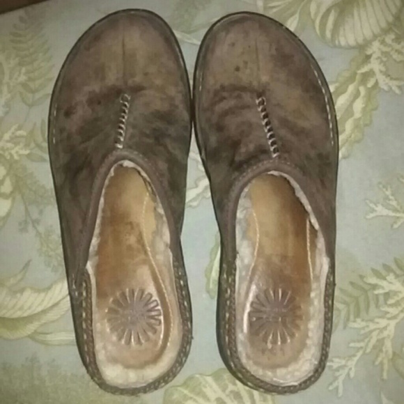 UGG BROWN SUEDE CLOG SHOE