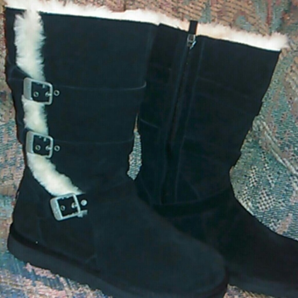 Ugg Boots - Picture 1 of 4