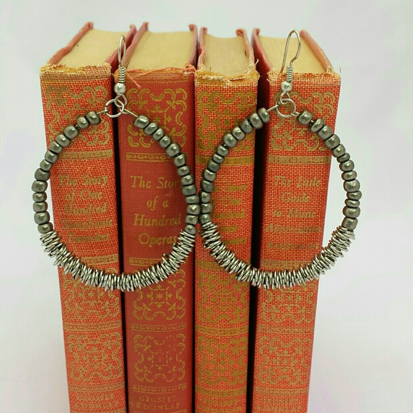 📗GWaC Java Bead & Metal Hoop Earrings - Platinum