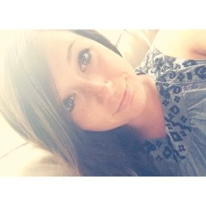 Meet your Posher, Casey