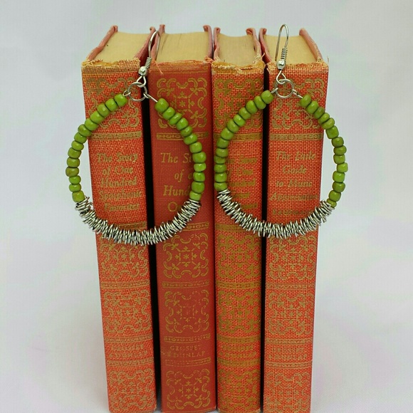 📗GWaC Java Bead & Metal Hoop Earrings - Lime