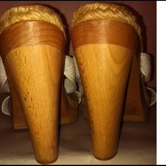 Beautiful Michael Kors size 39 sandals FOR TRADE - Picture 2 of 4