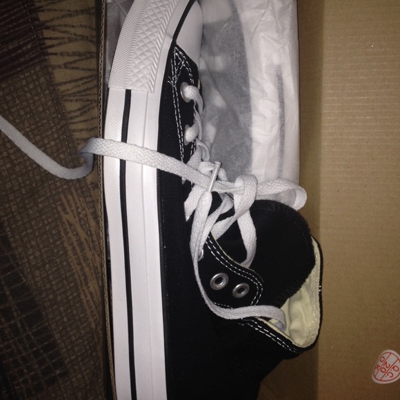 Converse - Picture 3 of 4