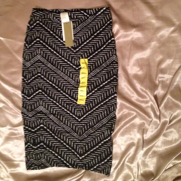 NWT BLACK & White Tribal Pattern Pencil Skirt