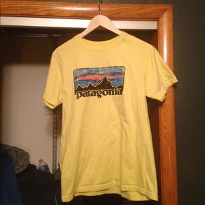 Patagonia Men's Slim Fit Medium Tee