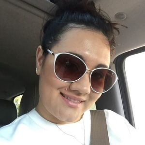 Meet your Posher, Gina