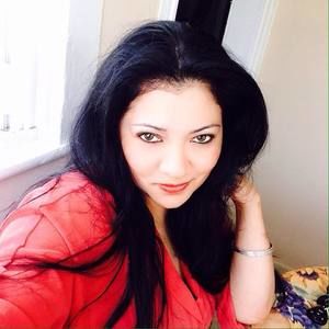 Meet your Posher, Claudia