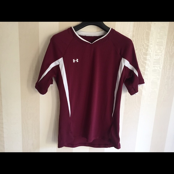 Under Armour top