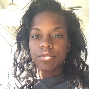 Meet your Posher, Ayanna