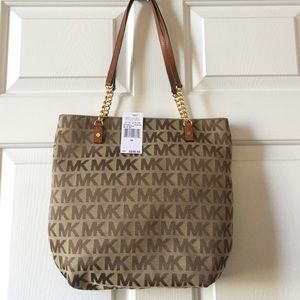 *SOLD* Michael Kors signature chain tote