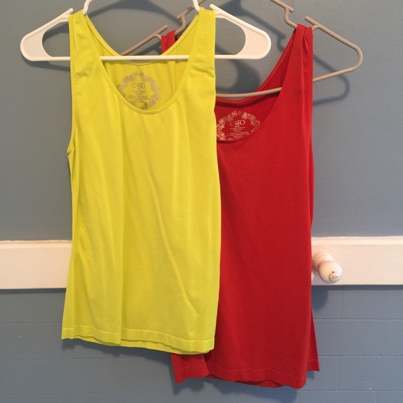 Bundle 2 sleeveless tank tops