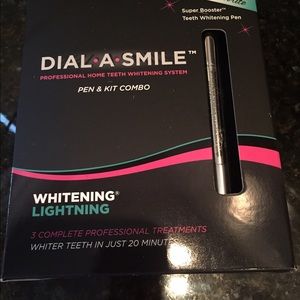 Whitening Lightning Dial a Smile Pen & Kit Combo