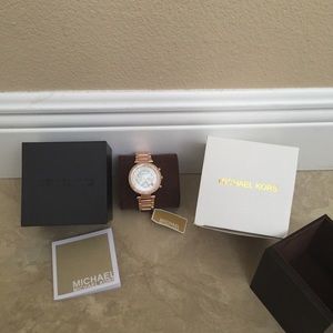 BNWT beautiful Michael kors watch MK5491