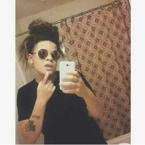 Meet your Posher, Coral