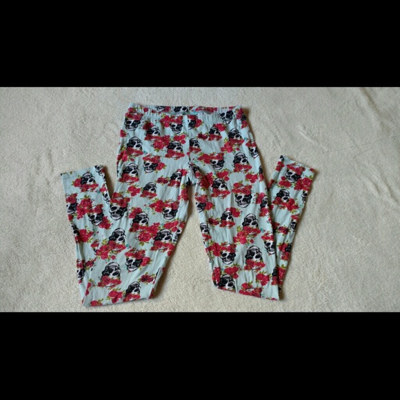 Skulls and roses leggings