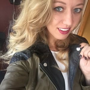 Meet your Posher, Rochelle