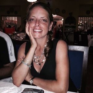 Meet your Posher, Debbie