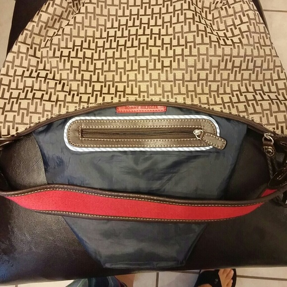 Tommy Hilfiger Mini Purse $20 or Free with $30 PO - Picture 3 of 4