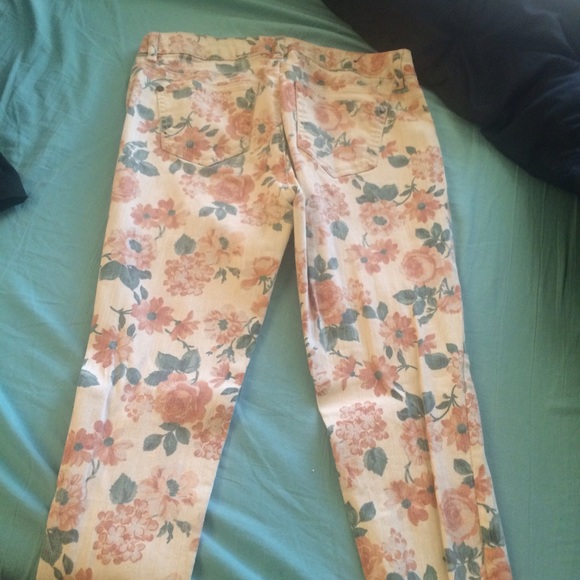 Floral Tinseltown Jeans size 7 - Picture 2 of 2