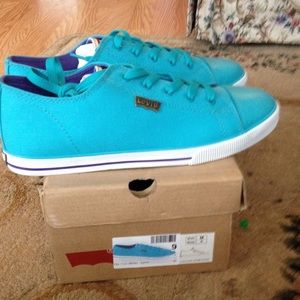 Branded new Levi sneaker