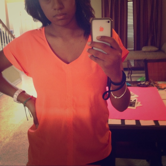V-neck tunic top.