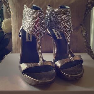 Steve Madden Silver Sparkly Heels Size 6