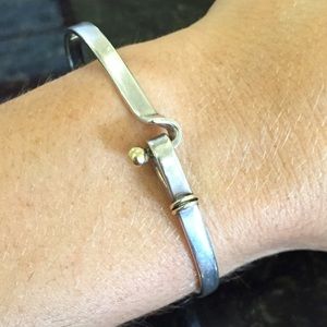 TRADED Tiffany & Co Hook & Eye BangleRare Classic