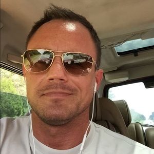 Meet your Posher, Justin