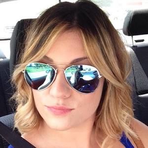 Meet your Posher, Alicia