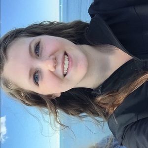 Meet your Posher, Abigail