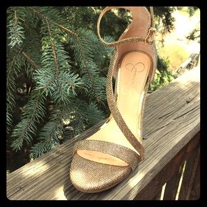 Jessica Simpson Taylor gold heels. Size 9