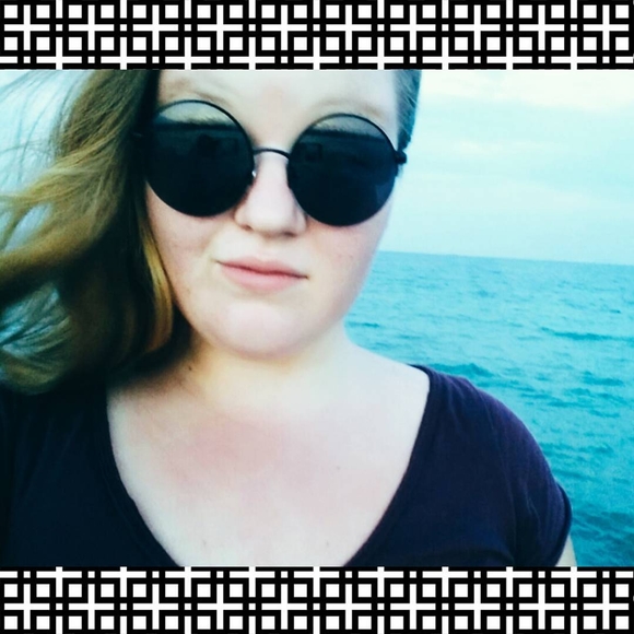 Meet your Posher, Helena