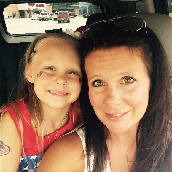 Meet your Posher, Amy - Picture 1 of 1