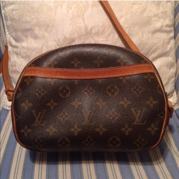 🚨ONE DAY SALE :Authentic LOUIS VUITTON BLOIS BAG.