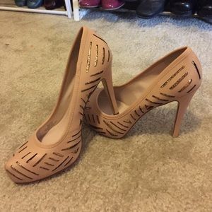 BCBG new tan heels