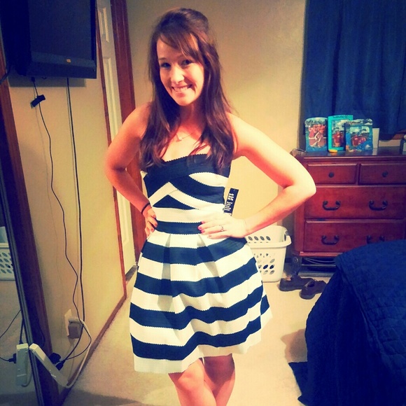 Meet your Posher, Liesl - Picture 2 of 2