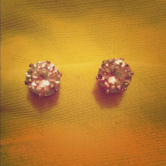 Diamond (cz) 4ktw (2 ea.) stud earrings.