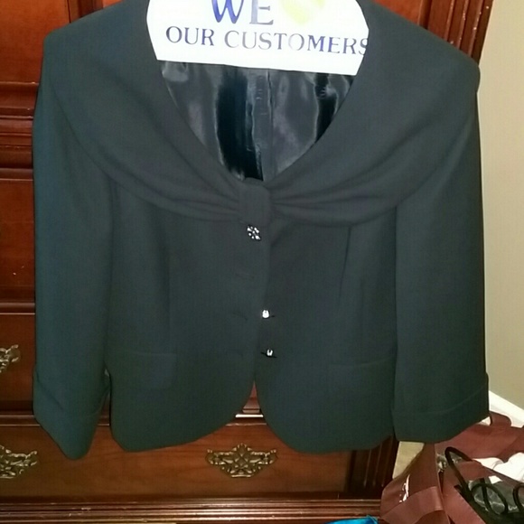 Tahari navy skirt suit