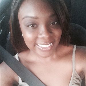 Meet your Posher, Averi