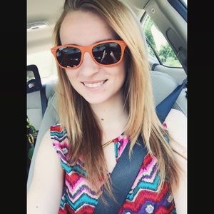 Meet your Posher, Kayla